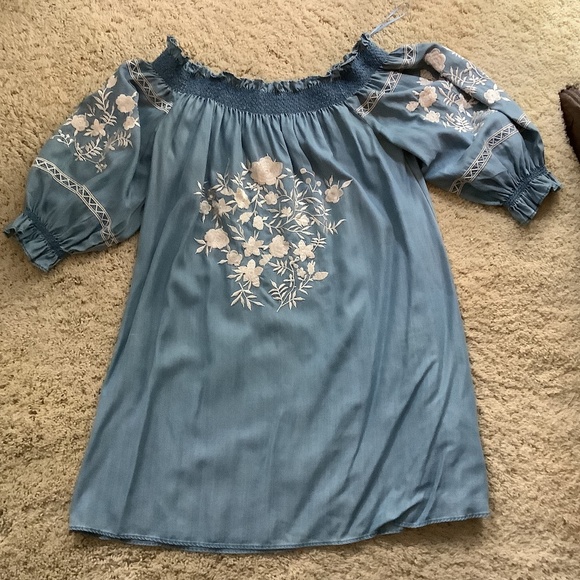 Zara Dresses & Skirts - Clothes